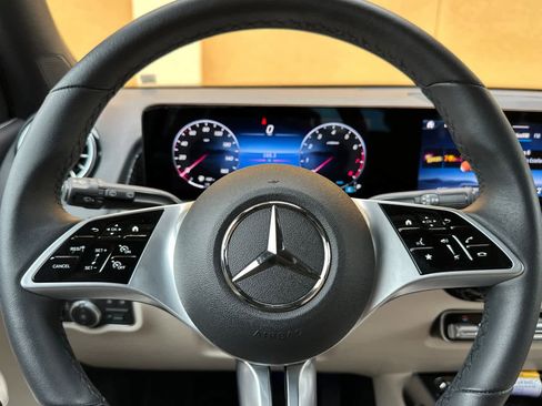 Certified 2025 Mercedes-Benz GLB 250 image 22