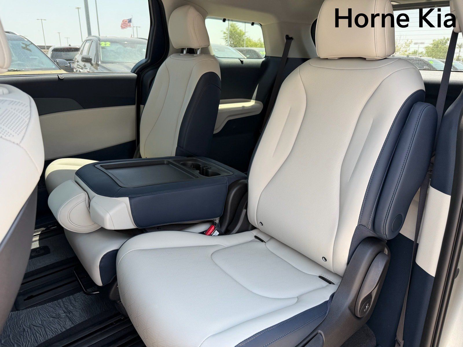 New 2026 Kia Carnival EX FWD image 19