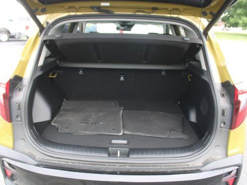 Used 2024 Kia Seltos SX w/ SX Sunroof Package image 6
