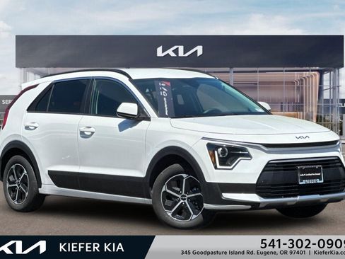 Certified 2025 Kia Niro LX FWD image 1