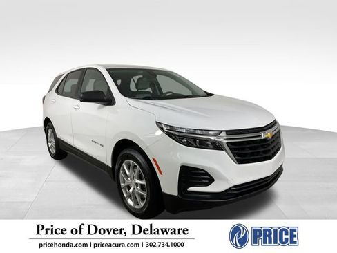 Used 2024 Chevrolet Equinox LS AWD/4WD image 1