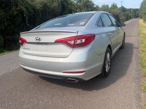 Used 2015 Hyundai Sonata SE w/ Option Group 09 FWD image 6