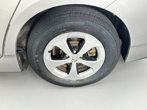 Used 2012 Toyota Prius Two FWD image 11