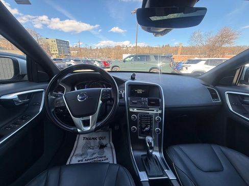 Used 2016 Volvo XC60 T6 R-Design image 20