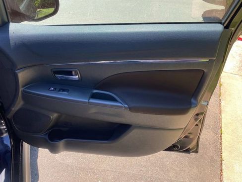 Used 2022 Mitsubishi Outlander Sport LE FWD image 35