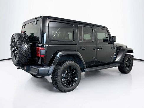 Used 2021 Jeep Wrangler Unlimited Sahara w/ Cold Weather Group AWD/4WD image 5