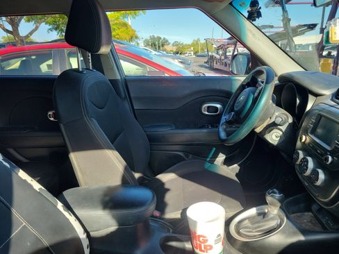 Used 2019 Kia Soul FWD image 9