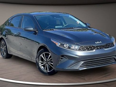 Used 2022 Kia Forte LXS FWD image 9