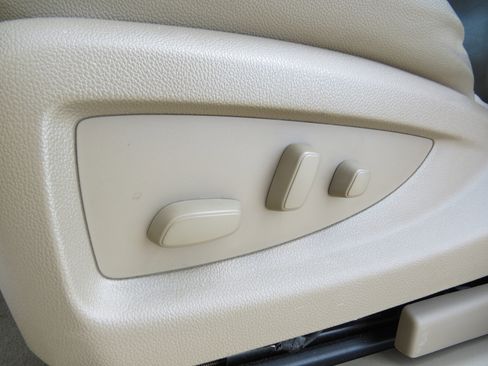 Used 2019 GMC Yukon SLT w/ Open Road Package image 18