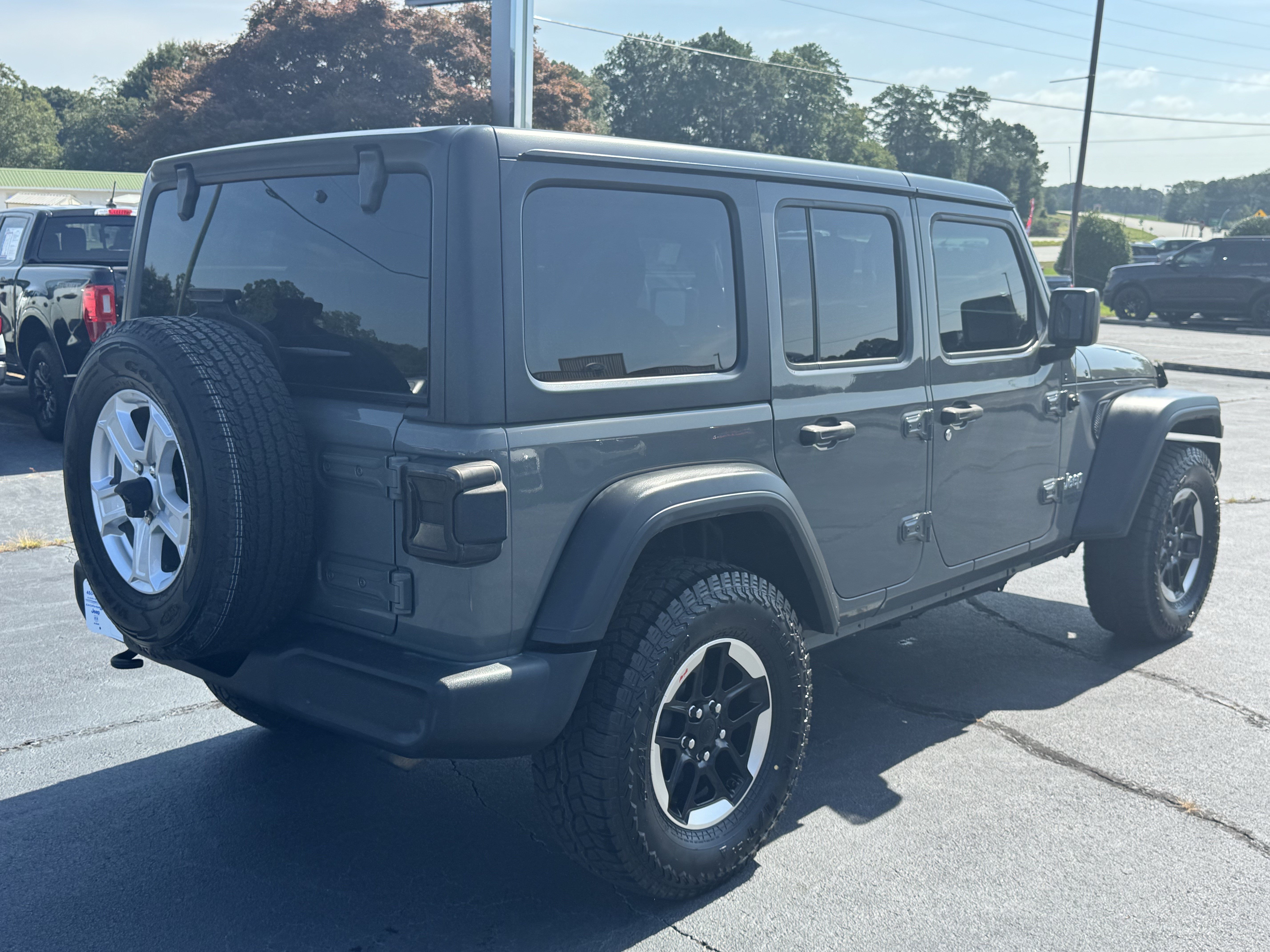 Used 2018 Jeep Wrangler Unlimited Sport S AWD/4WD image 5