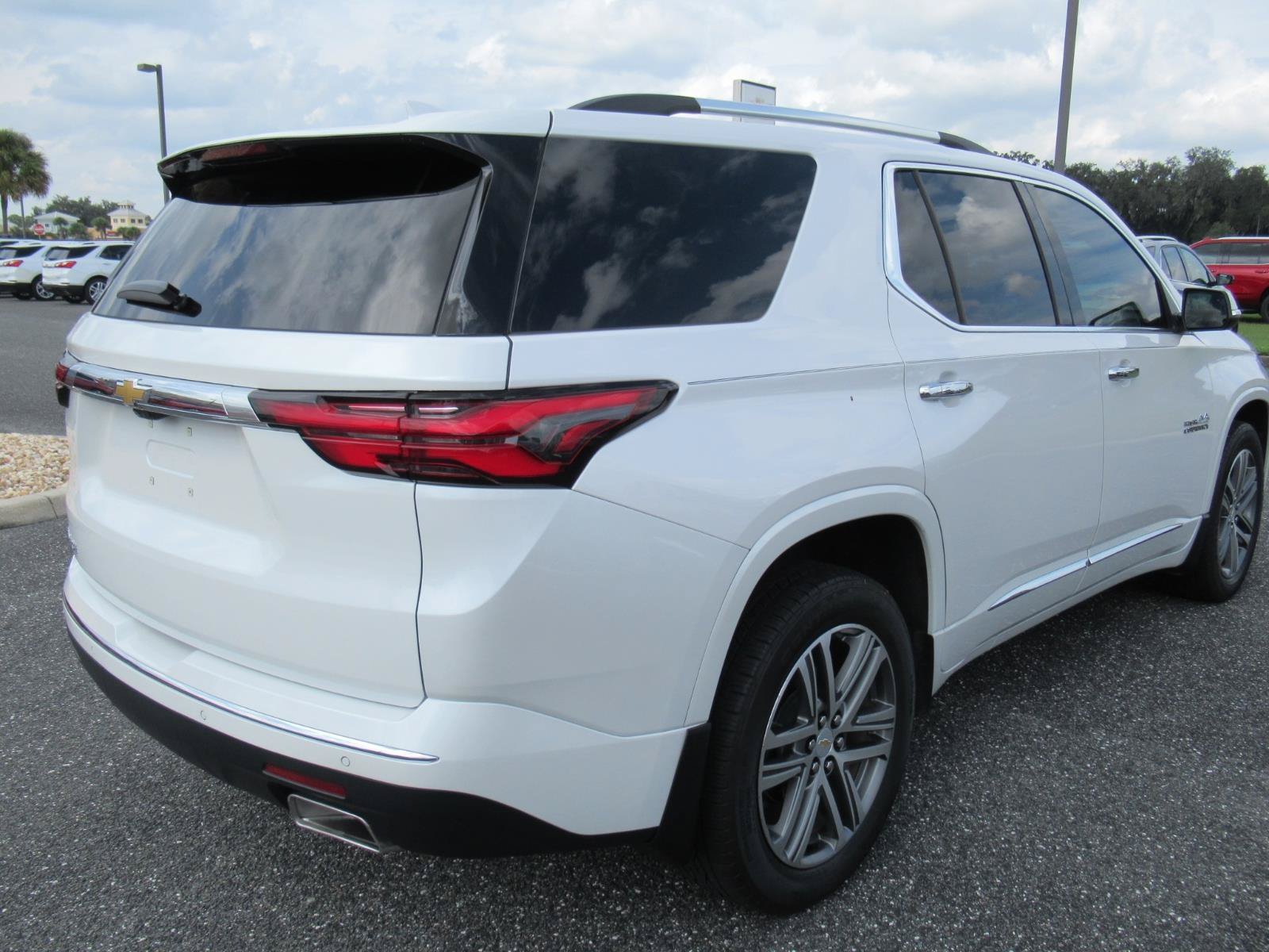 Certified 2023 Chevrolet Traverse High Country FWD image 7