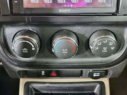 Used 2014 Jeep Patriot Sport w/ Power Value Group FWD image 19