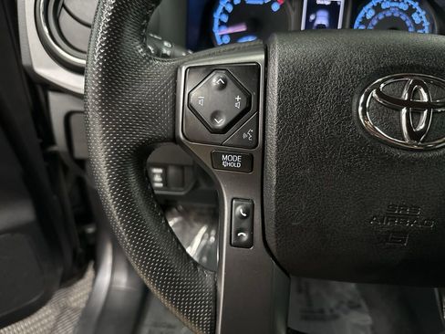 Used 2021 Toyota Tacoma TRD Off-Road w/ Technology Package AWD/4WD image 18
