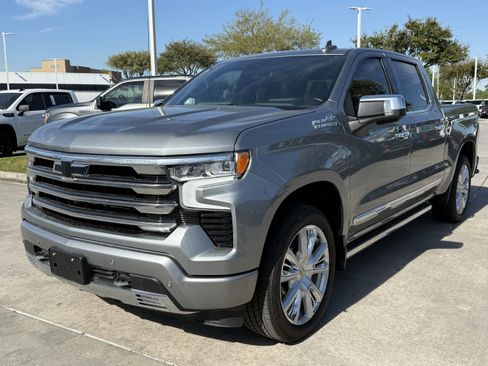 Used 2024 Chevrolet Silverado 1500 High Country w/ High Country Premium Package image 9