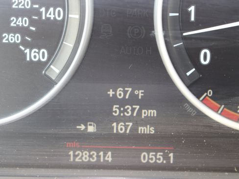 Used 2011 BMW 535i xDrive Sedan image 24