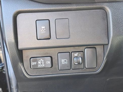Used 2022 Toyota Tacoma SR5 AWD/4WD image 26