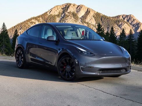 Used 2022 Tesla Model Y Performance image 2
