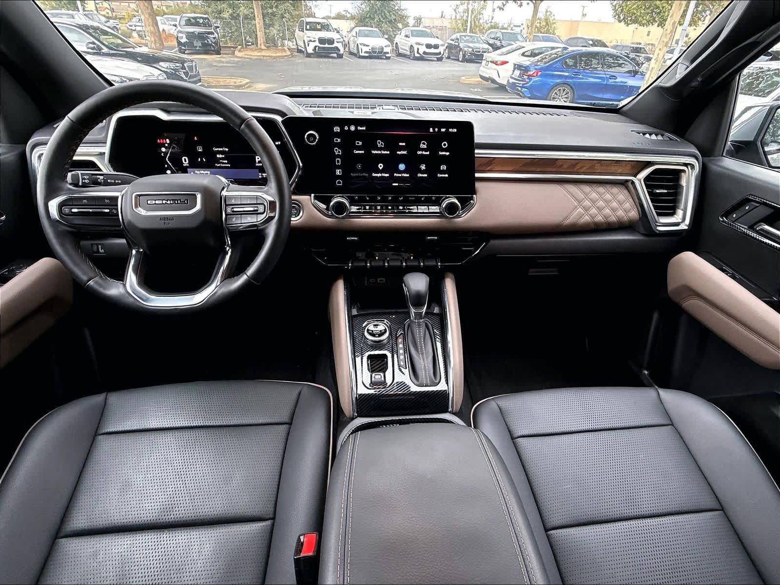 Used 2025 GMC Canyon Denali AWD/4WD image 7