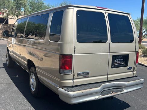 Used 2007 Ford E-350 and Econoline 350 XL RWD image 8