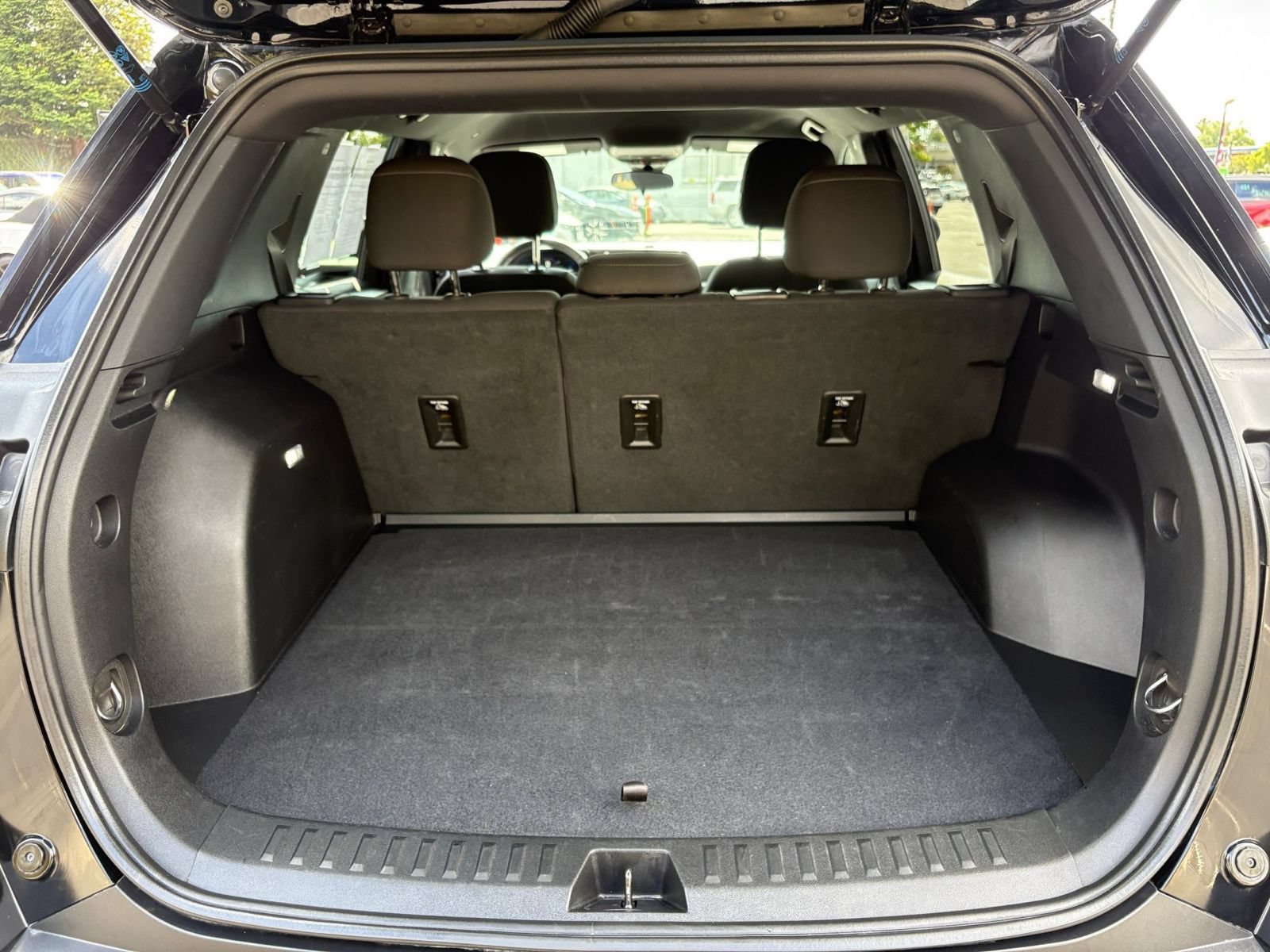 Used 2025 Chevrolet Equinox LT FWD image 31
