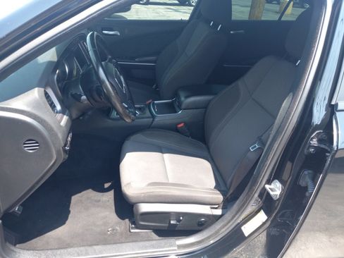 Used 2020 Dodge Charger SXT RWD image 5