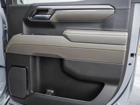 Used 2024 Chevrolet Silverado 1500 ZR2 w/ Technology Package image 32