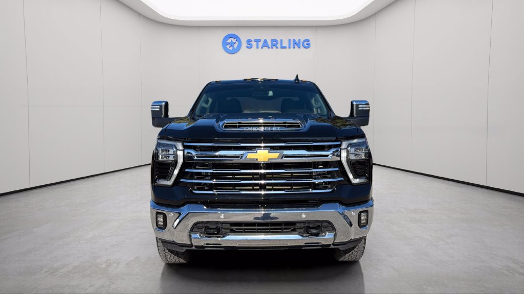Used 2025 Chevrolet Silverado 3500 LTZ w/ LTZ Plus Package AWD/4WD image 16