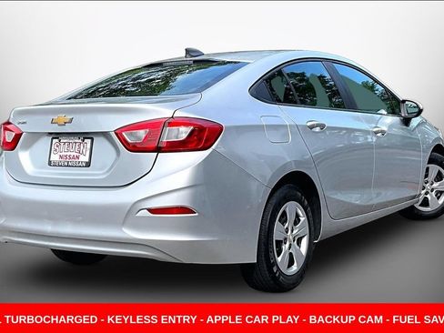 Used 2018 Chevrolet Cruze LS FWD image 6