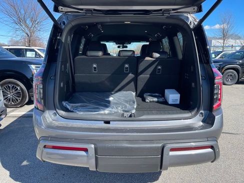 New 2025 Nissan Armada SL image 10