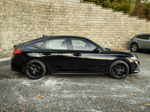 Used 2023 Honda Civic Sport image 4