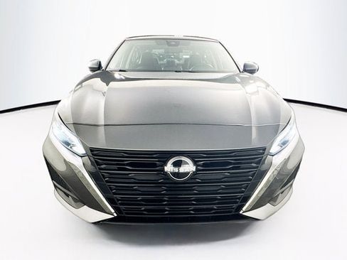 Certified 2023 Nissan Altima 2.5 SV image 2