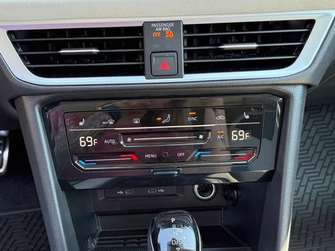 New 2026 Volkswagen Taos SE AWD/4WD image 18