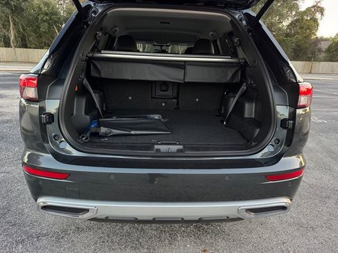 New 2025 Mitsubishi Outlander SE image 13