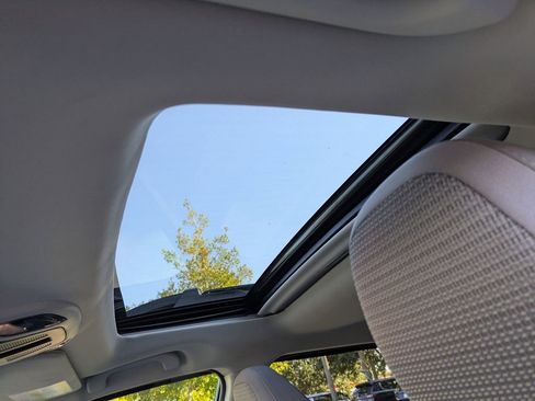 Used 2025 Subaru Outback Premium image 21