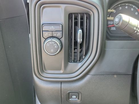 Used 2025 Chevrolet Silverado 1500 Custom image 21