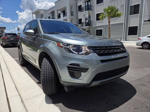 Used 2018 Land Rover Discovery Sport SE AWD/4WD image 4