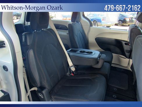 Used 2018 Chrysler Pacifica Touring Plus w/ Tire & Wheel Group image 28