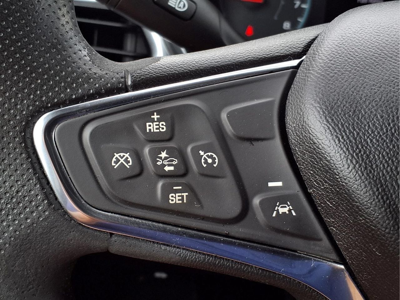 Used 2021 Chevrolet Equinox LS w/ LS Convenience Package AWD/4WD image 23