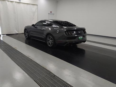 Used 2017 Ford Mustang Coupe image 5