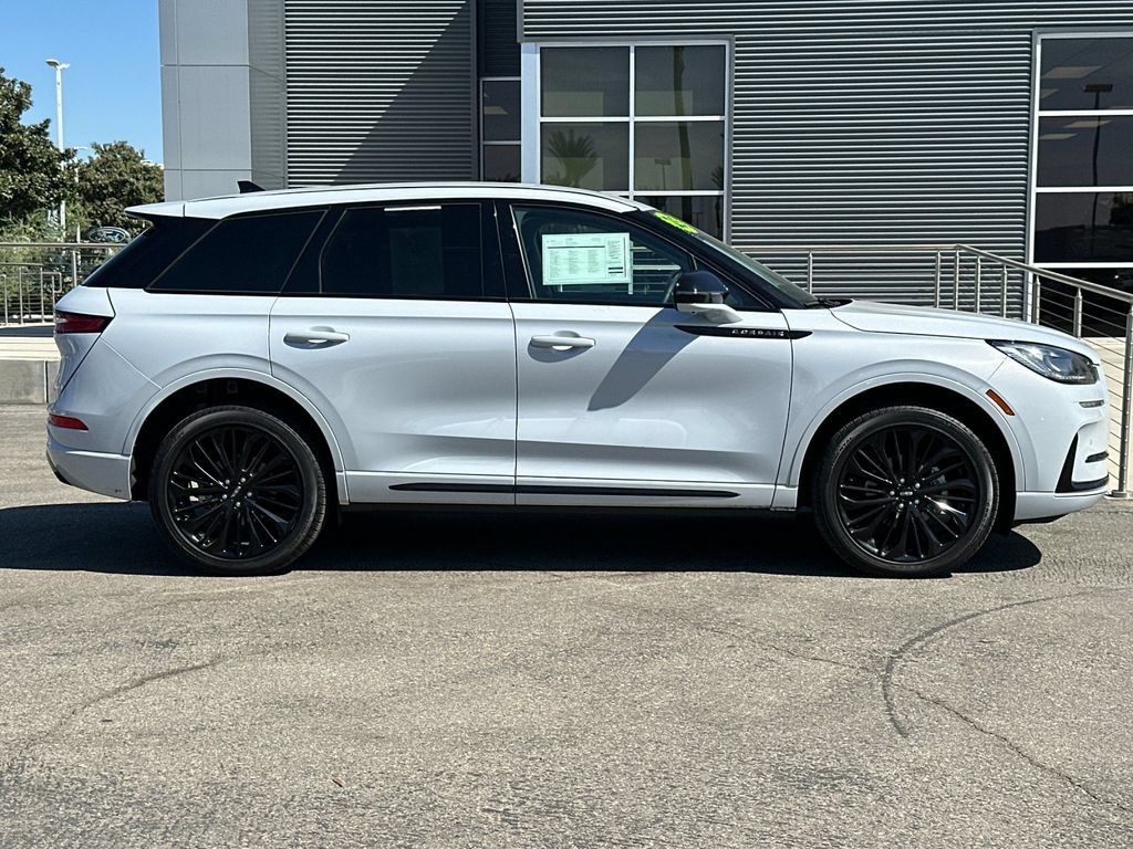 Certified 2025 Lincoln Corsair AWD w/ Equipment Group 101A image 2