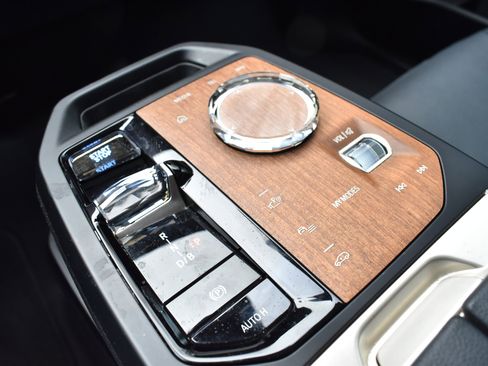 Used 2022 BMW iX xDrive50 w/ Premium Package image 42