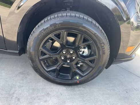 New 2026 Ford Maverick Lobo AWD/4WD image 32