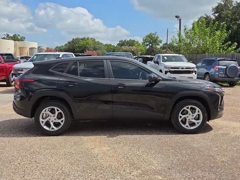New 2026 Chevrolet Trax LS w/ LS Convenience Package FWD image 37