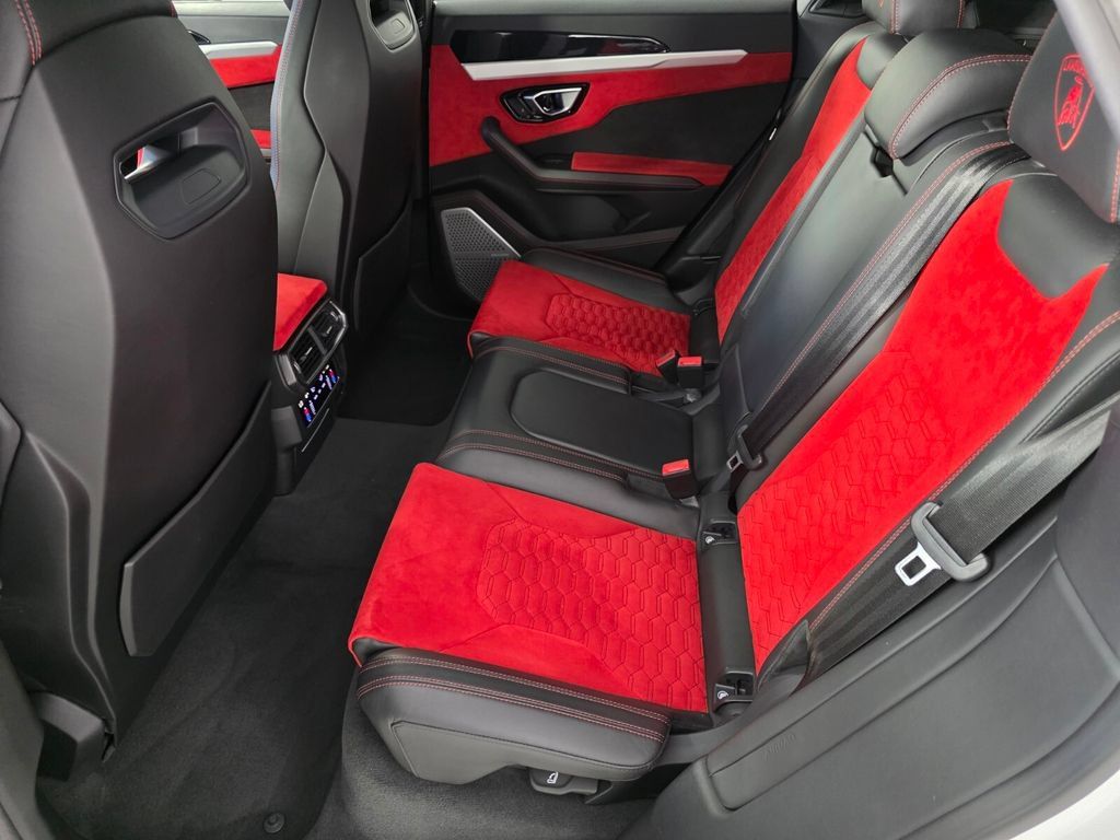 Used 2019 Lamborghini Urus AWD/4WD image 14