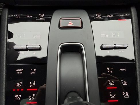 New 2026 Porsche Macan image 31