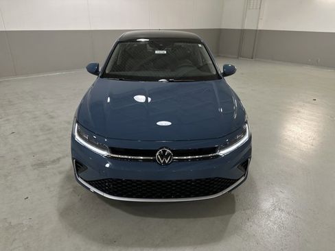 New 2026 Volkswagen Jetta SE FWD image 3