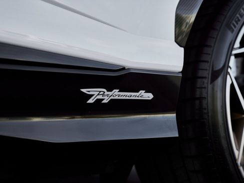 Used 2024 Lamborghini Urus Performante image 12