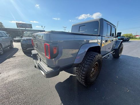 Used 2020 Jeep Gladiator Overland AWD/4WD image 3