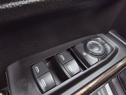 Used 2021 Chevrolet Silverado 1500 LT image 11