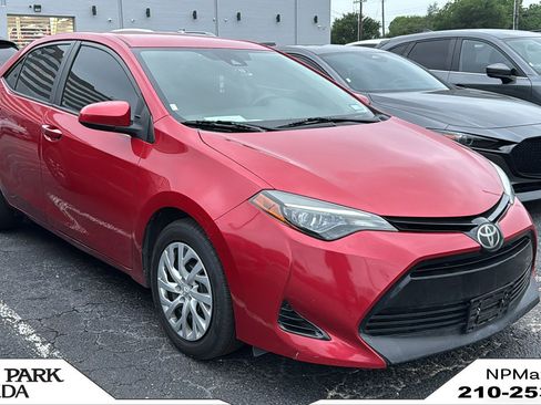 Used 2017 Toyota Corolla LE FWD image 1